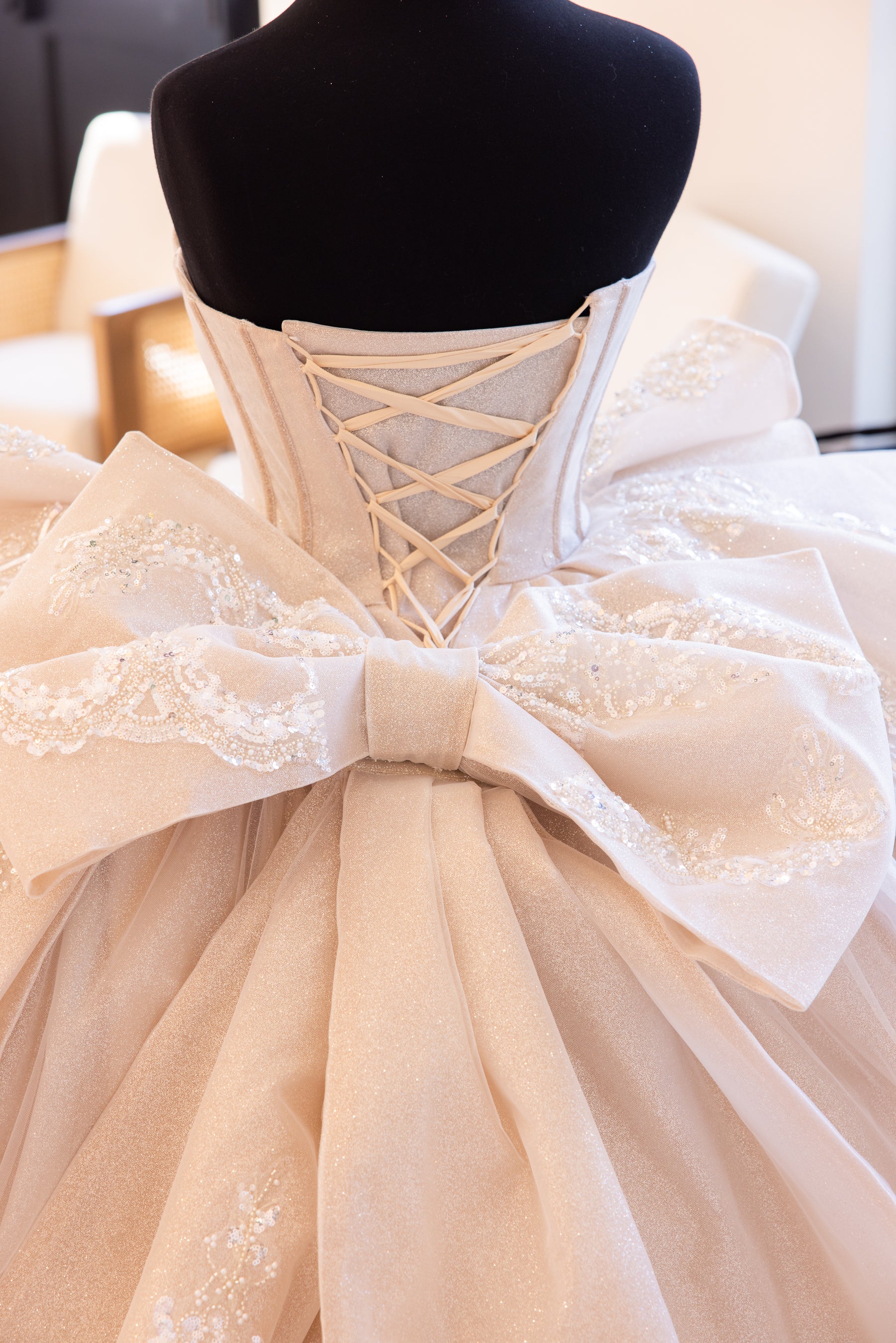 Champagne EV56-656 – Bloom and Box Boutique